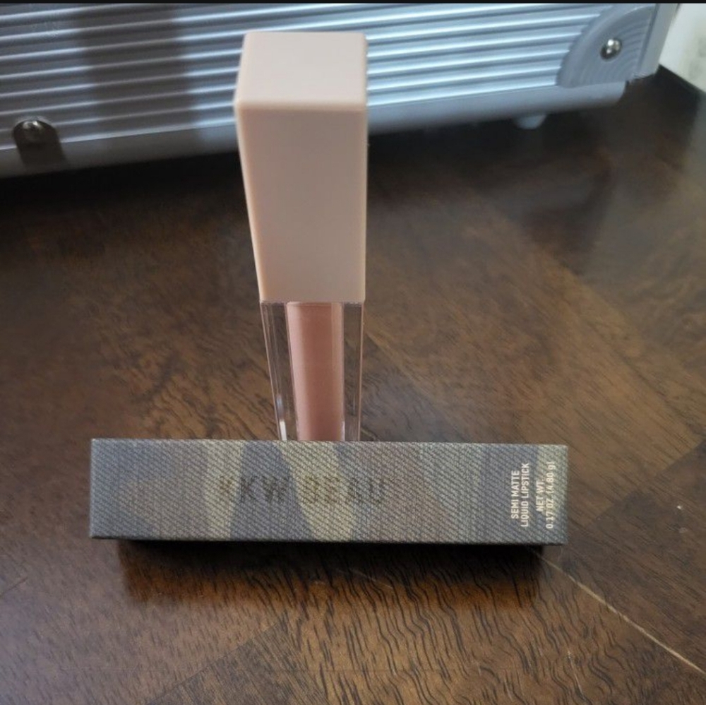 NEW SEMI MATTE LIQUID LIPSTICK 💄